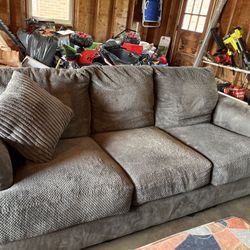 Couch And Chase Lounge 