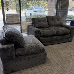 Sectional sofa bed✨with one seat that pulls out to convert into a sleeper. Dimensions：60"W x 27.5"H  💰199$