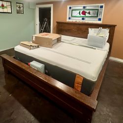California king Bedframe