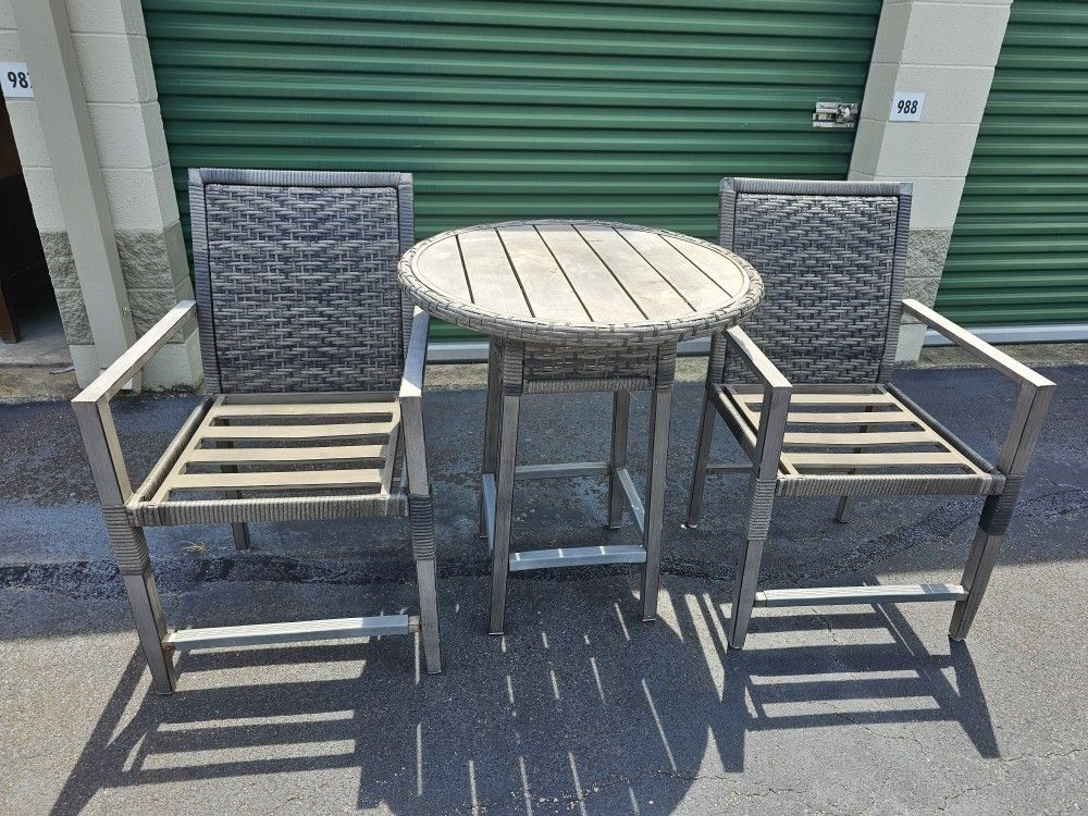 Outdoor Patio Table & Chair Set