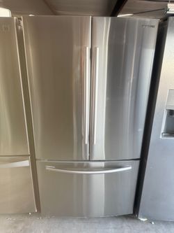36” SAMSUNG REFRIGERATOR ALMOST NEW, WITH ICE MAKER ORKING GOOD 