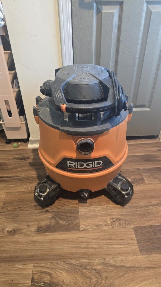 RIGID 16-GALLON WET/DRY VACUUM WITH REMOVABLE HEAD