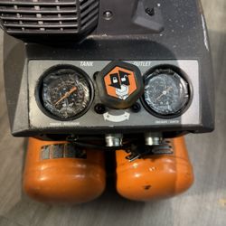 RIDGID4.5 Gal.Electric Quiet Air Compressor