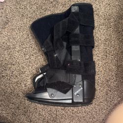 small boot brace