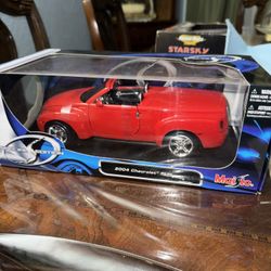 1:18 Maisto 2004 Chevrolet SSR 
