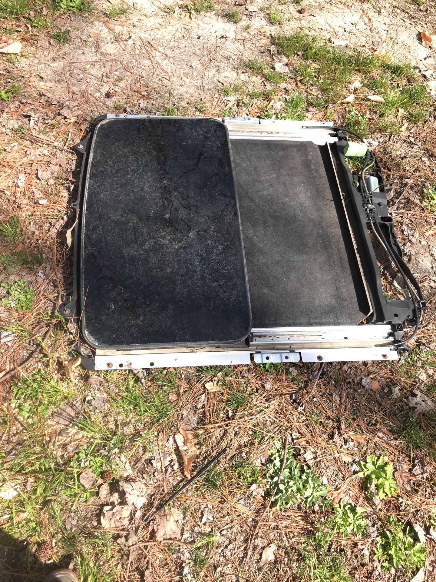 2007 Dodge Charger sunroom Assembly