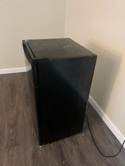 Upstreman Mini Fridge