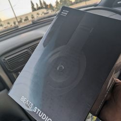 Beats Studio 3s Noise Canceling