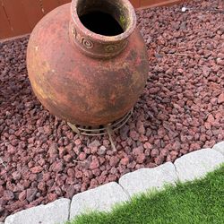 Rustic Garden clay pot with stand