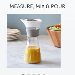 Pampered Chef Measure, Mix and Pour