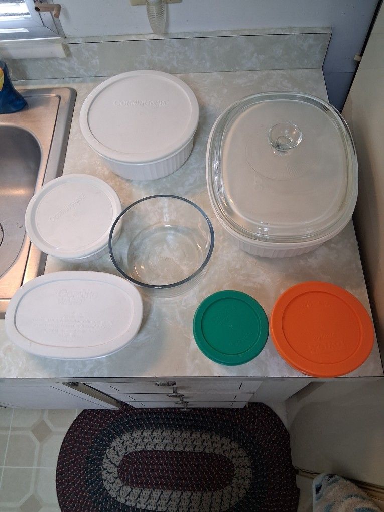 14 Piece Corningware and Pyrex Set