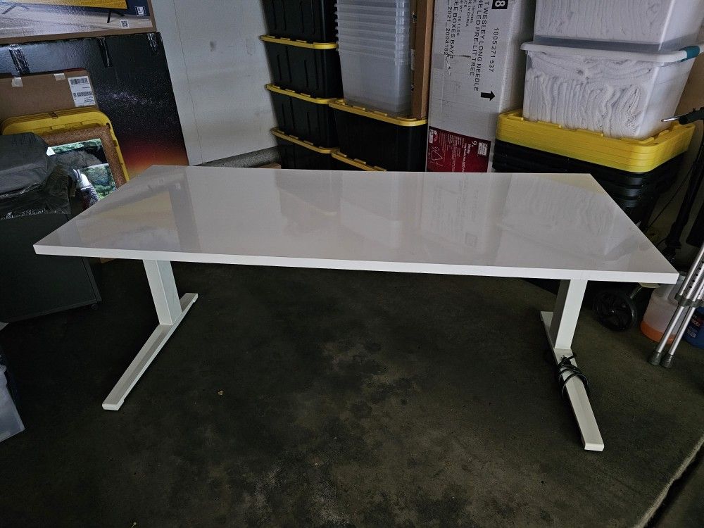 70" Professional Sit 2 Stand Powered Whitboard Desk