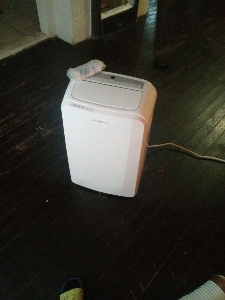 Frigidaire  Portable Air conditioner 