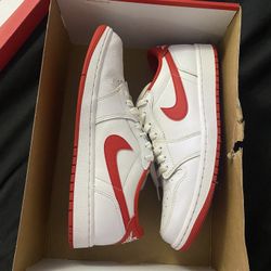 Jordan 1 Retro Low OG Varsity Red