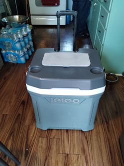$50 iglo cooler in good condition