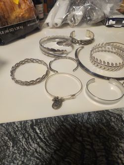 Lote de joyeria color silver buenas condiciones