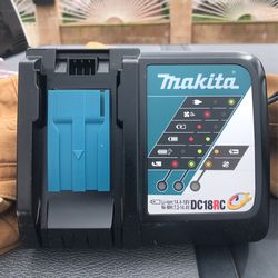 Makita Charger