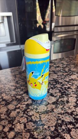 Pokemon x Owala Pikachu 16oz 30th Anniversary FreeSip Bottle Brand New