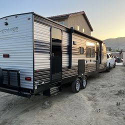 Forest River Cherokee Limited 2022