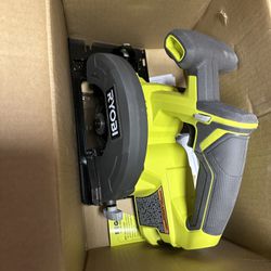 New RYOBI ONE+ 18V Cordless 5 1/2 in. Circular Saw (Tool Only)