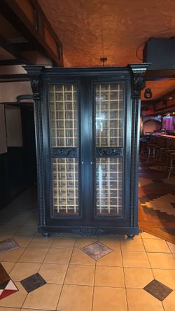 Use Wine Cabinet