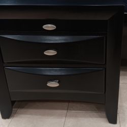 *Summer Closeout Sale!!!*---Charming Emily Black Bedroom Sets---From $649!!!---Delivery And Financing🤭