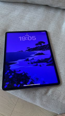 iPad Pro 12.9” (6th Gen, M2) 1TB Wi-Fi + Cellular — with Keyboard + Pencil