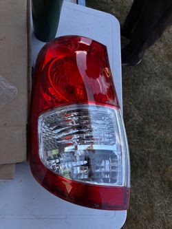 Toyota tundra taillight