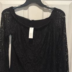 New Youk Company Blk Lace blouse with long sleeve