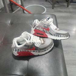 Nike Air Tennis Shoes
