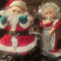 Prices Firm .. Animated Santa Claus And Mrs Claus Battery Operated