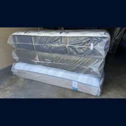 King size new thick pillow top bed can deliver 
