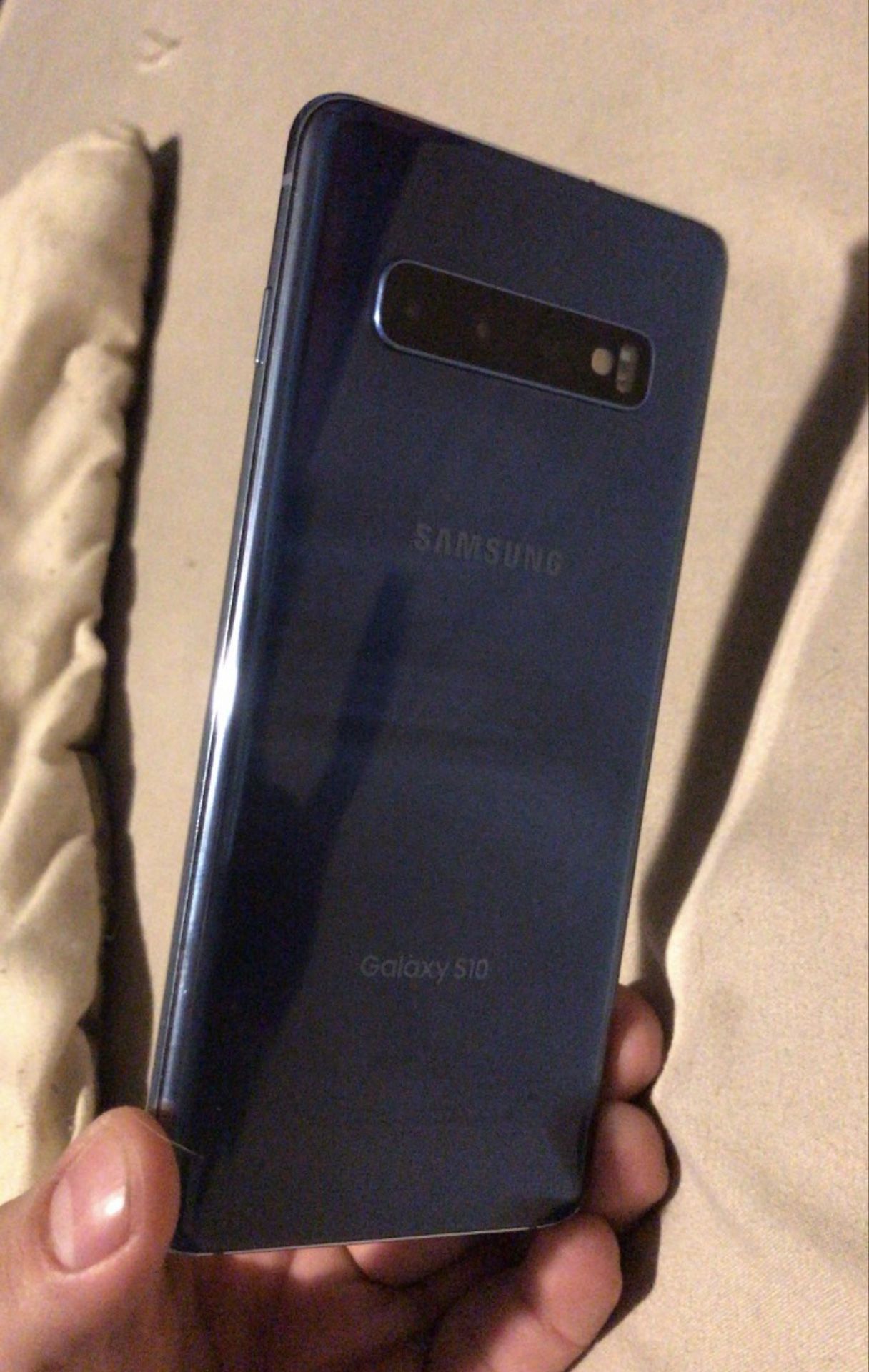 Samsung Galaxy S10 (FACTORY UNLOCKED)