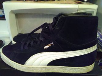 Suede pumas very good condition size 10/1/2