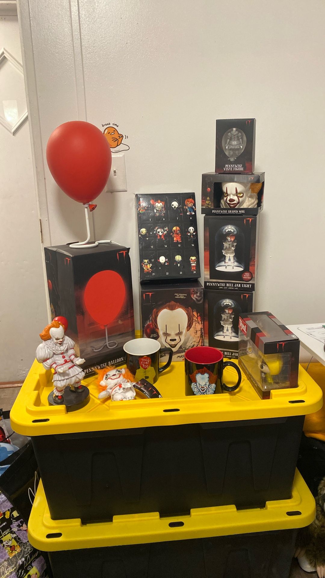 Pennywise figures lamps mugs, controller holders everything brand new
