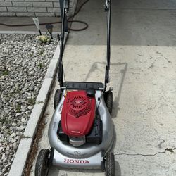 Honda Lawn Mower That’s Self Propelled 