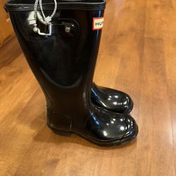 Girls brand new hunter rain boots shipping available