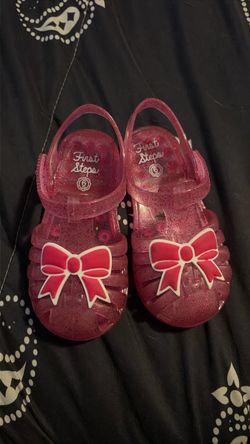 Toddler bow sandals