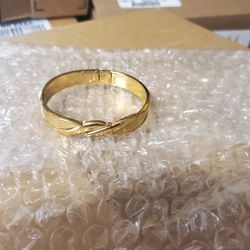 Beautiful gold bracelet