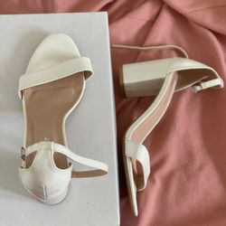 Sandals- White- Size 7.5