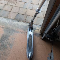 Razor 2 Wheel Kick Scooter 