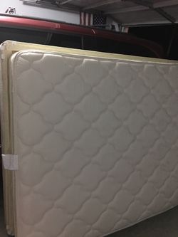Queen size mattress and box spring