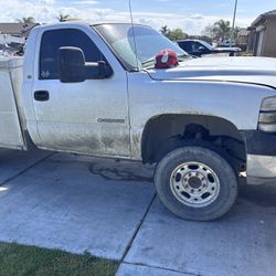 02 Chevy Silverado 2500 Parting Out 