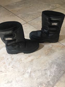 Snow boots size 1