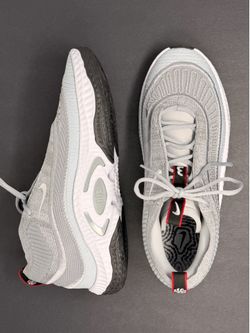 Men’s size 13 Nike Cosmic Unity 3 shoes