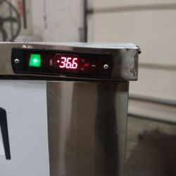 Vevor  Freezer  Small Damaged  But Still A Lil Dent On Bottom   Was 1200  Asking 300 OBO