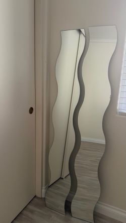 Modern Wavy Full-Length Mirrors – Set of 2 (Includes Mounting Hardware)