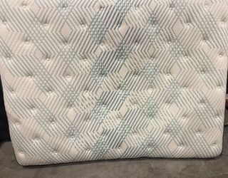 Brand New Beautyrest PressureSmart Queen Mattress