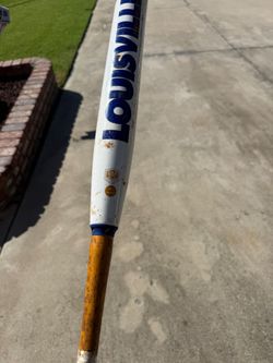 ASA/USA LOUISVILLE SOFTBALL BATS IN GOOD CONDITION JUST FIELD WEAR BOTH ARE 26 oz..OBO
