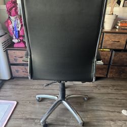 Black Chair 